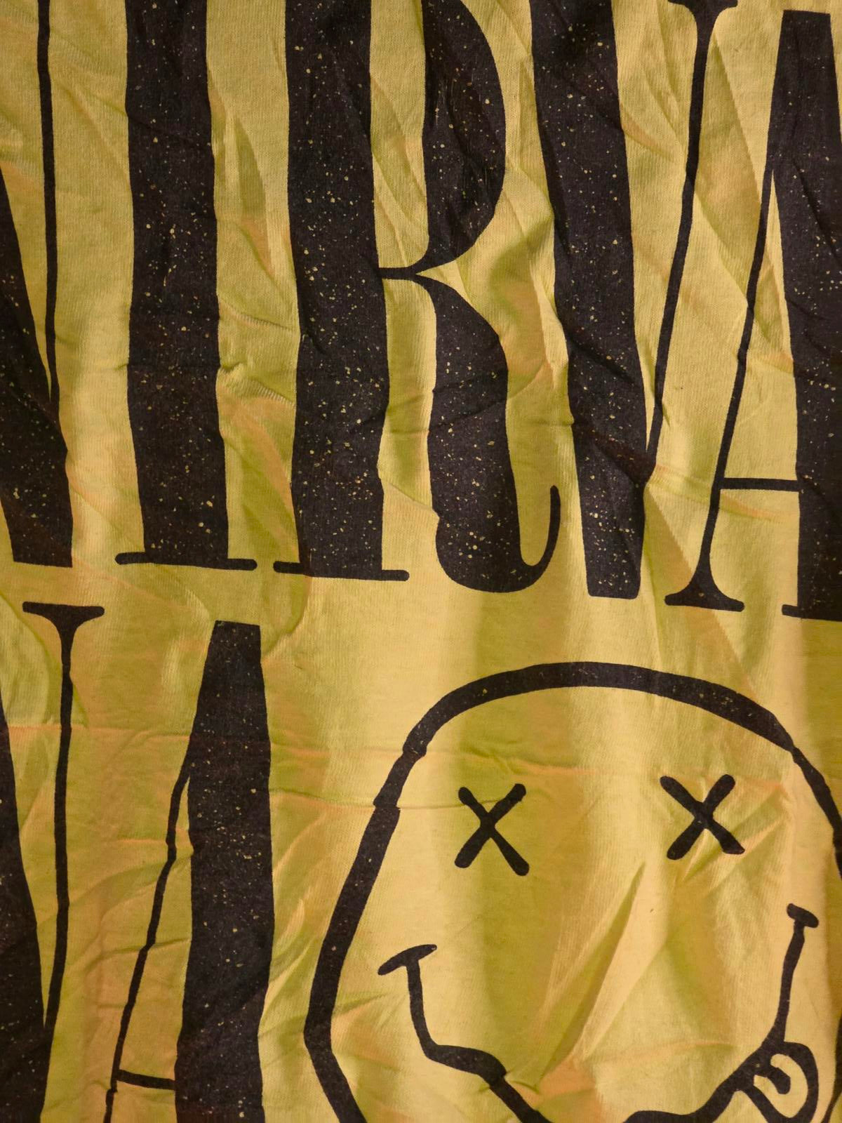 Nirvana Yellow Band T-Shirt Smiley Face Logo Large