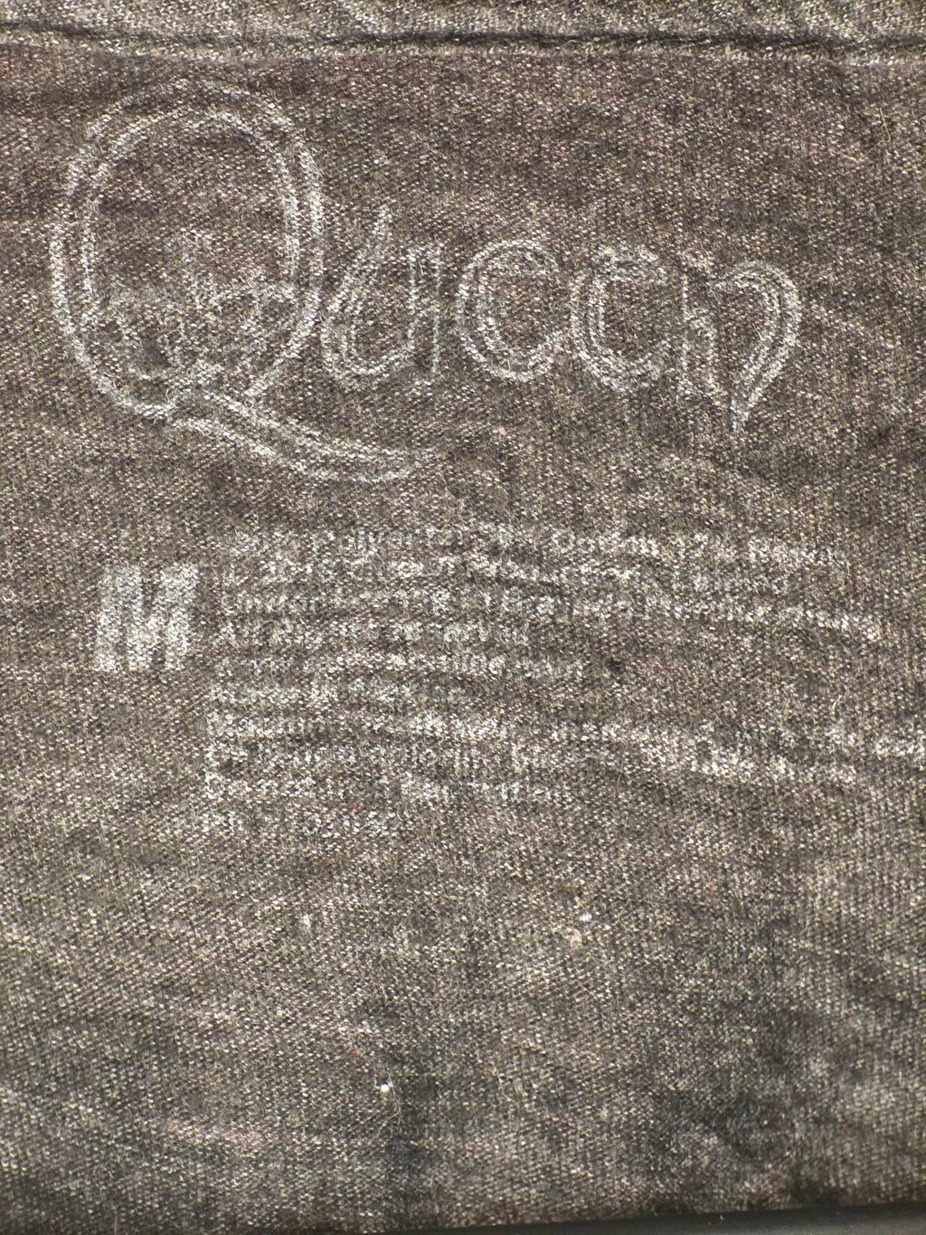 Queen Band T-shirt with Crest Graphic Black Medium