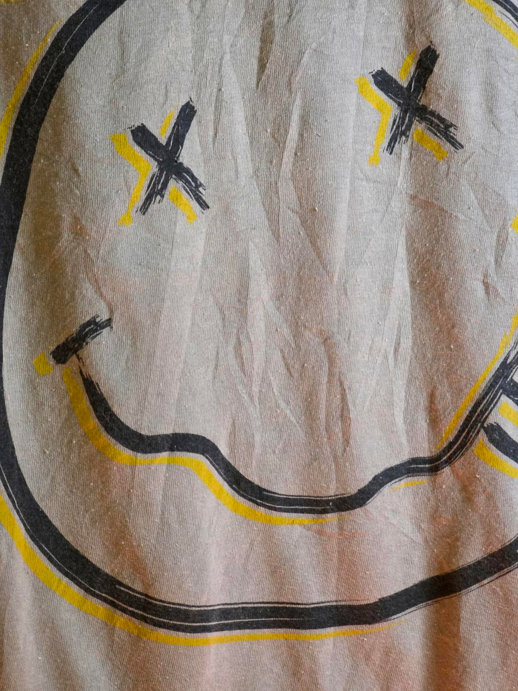 Nirvana Band T-shirt Smiley Face Graphic Beige Large