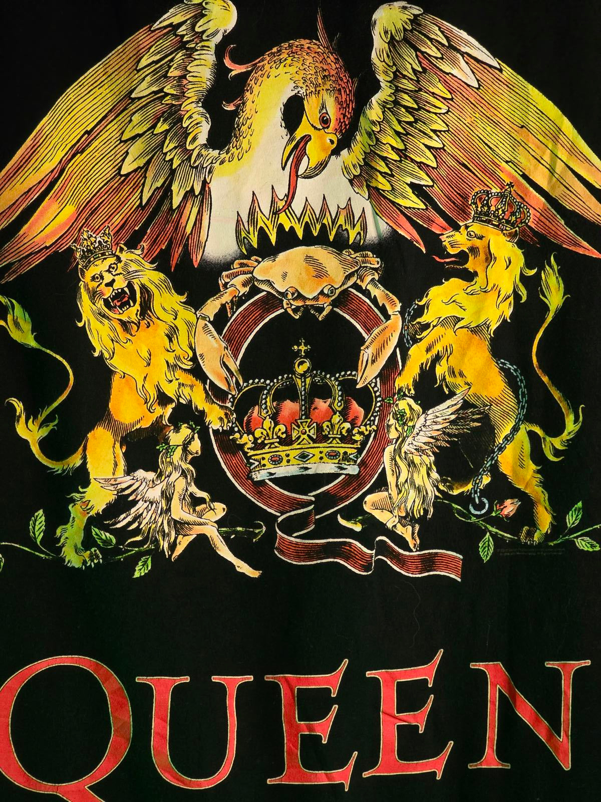 Queen Official Merch T-shirt Black Yellow Large Cotton