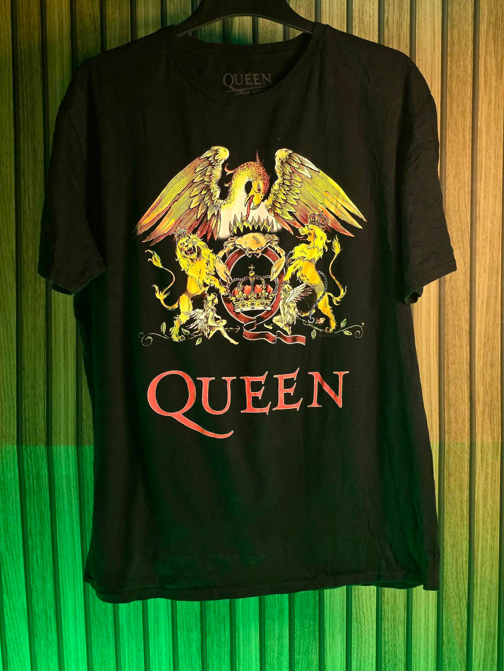 Queen Official Merch T-shirt Black Yellow Large Cotton