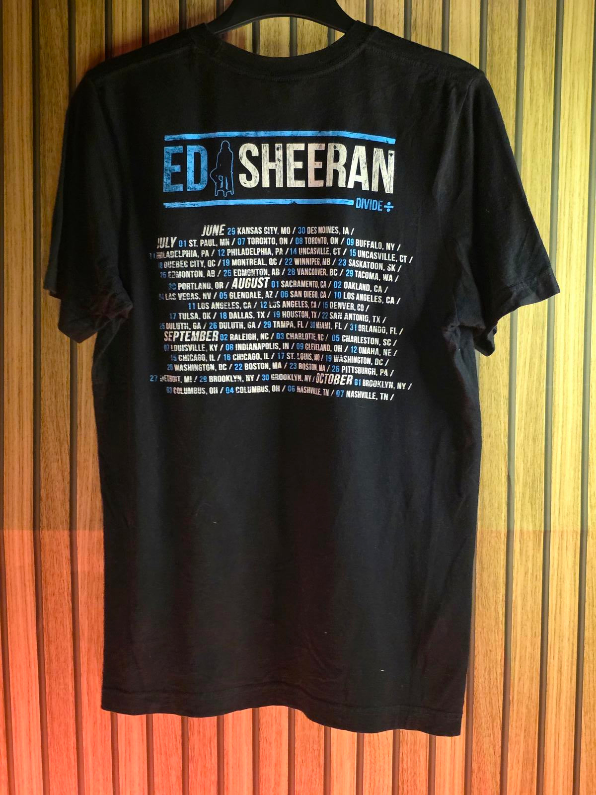 Ed Sheeran Divide Tour T-Shirt Black Graphic T-Shirt Size Medium
