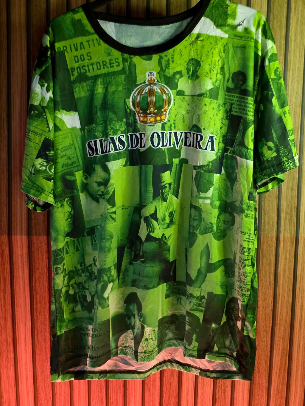 Silas de Oliveira T-shirt Green Photo Collage Print Men’s Size M