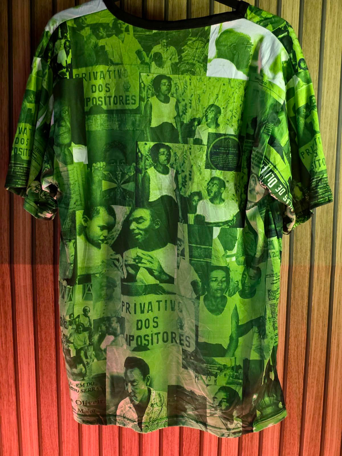 Silas de Oliveira T-shirt Green Photo Collage Print Men’s Size M
