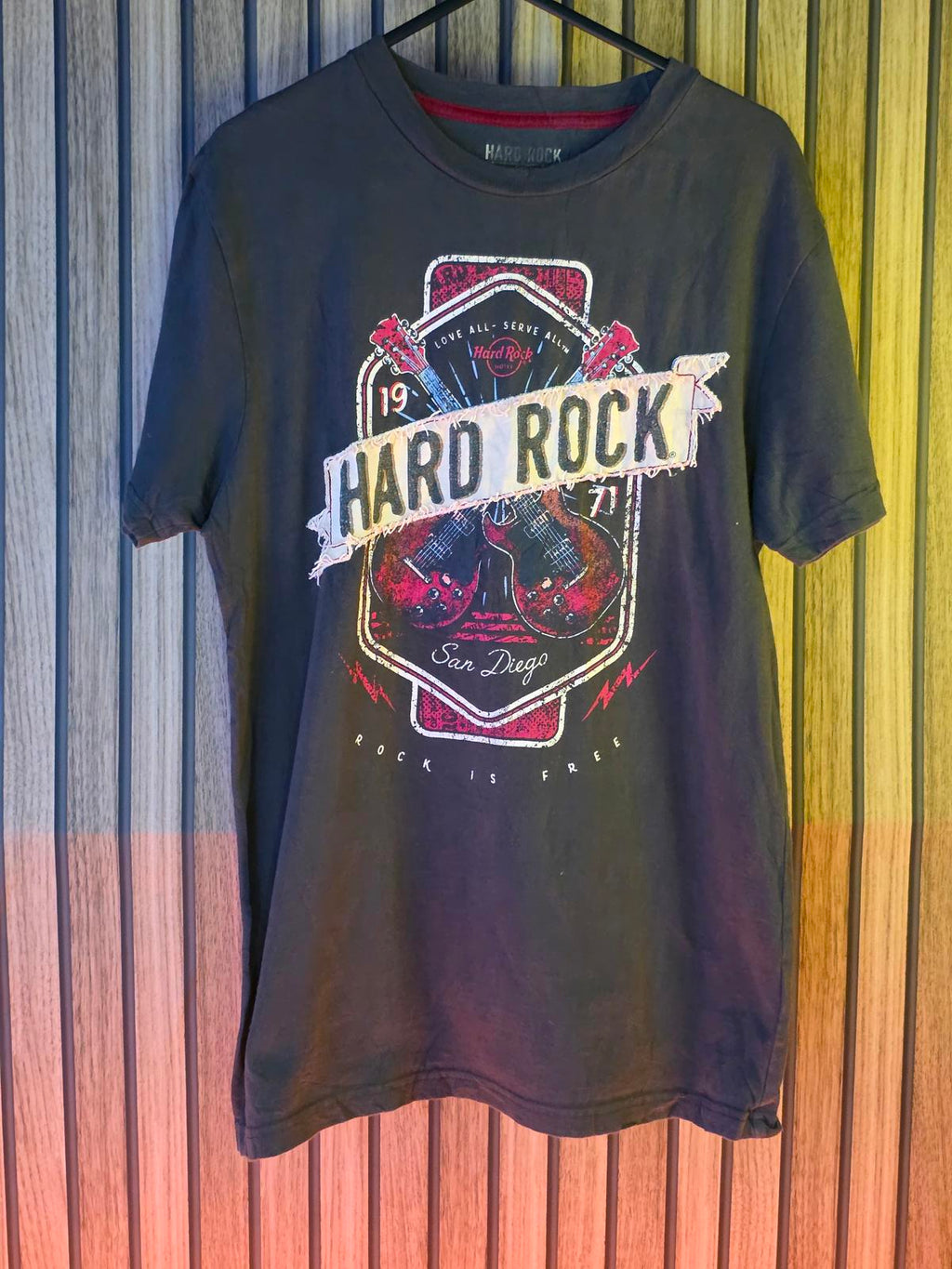 Hard Rock San Diego Graphic T-Shirt Black Size Medium