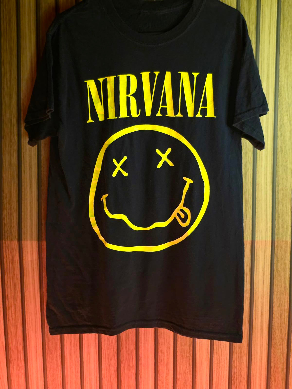 Nirvana Smile Face Graphic T-Shirt Black Yellow Size Regular M