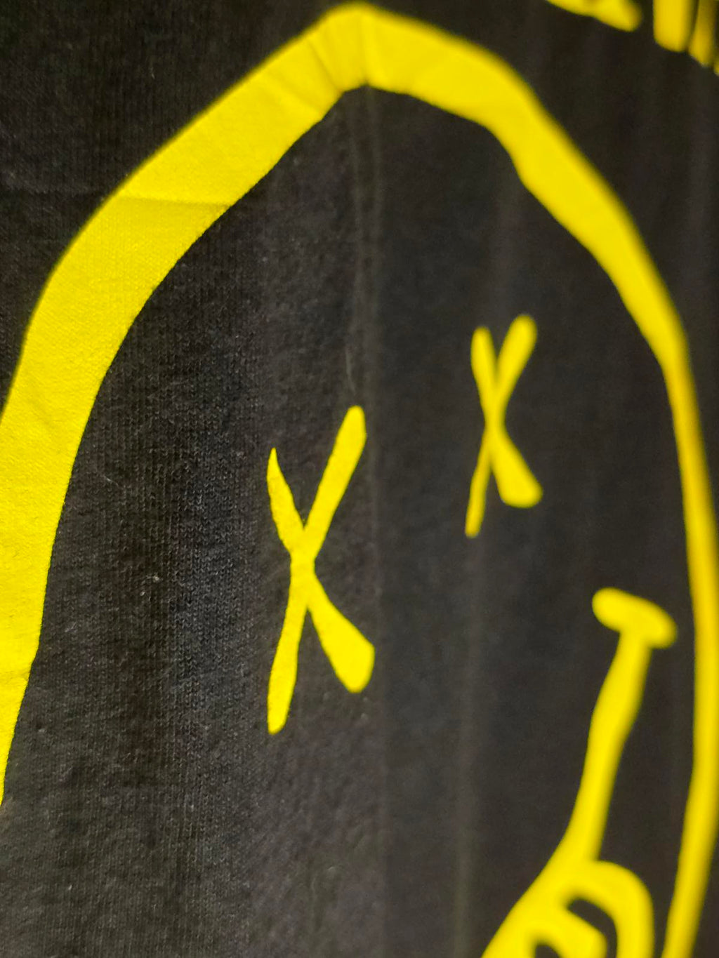 Nirvana Smile Face Graphic T-Shirt Black Yellow Size Regular M
