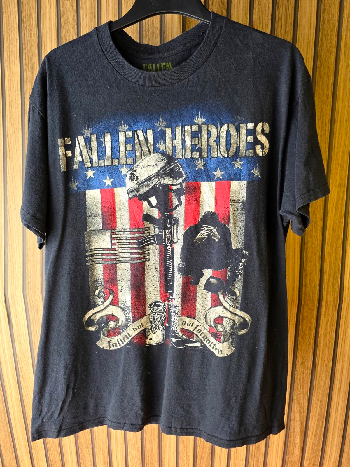 Fallen Heroes Men's T-Shirt Fallen Soldiers Graphic Black Large