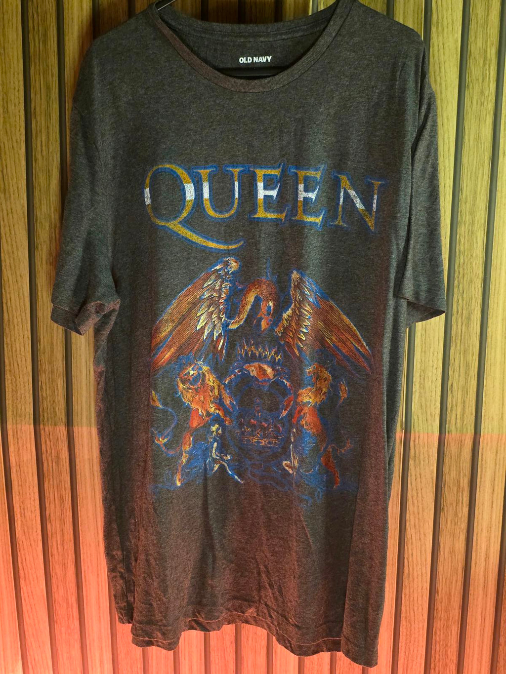 Old Navy Queen Band Graphic T-Shirt Black Large