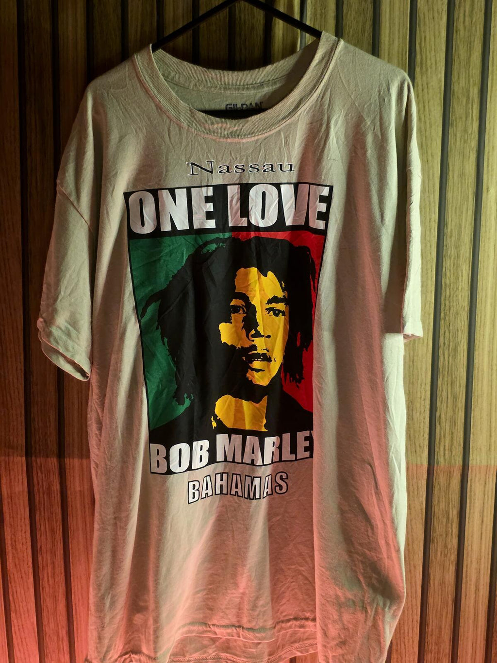Bob Marley One Love Nassau Bahamas Graphic T-Shirt Beige Large