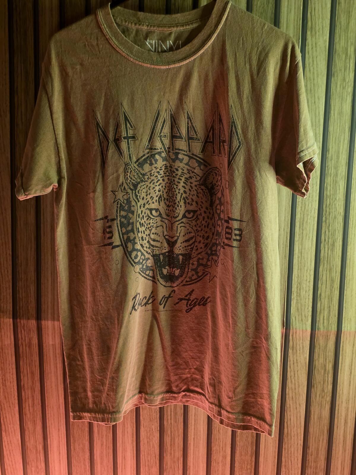 The Vinyl Icons Def Leppard Rock of Ages Graphic T-Shirt Brown XS