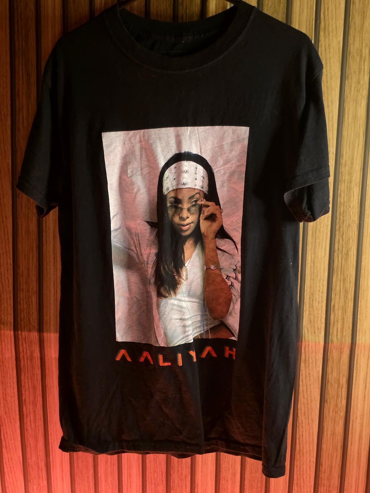Aaliyah Graphic T-Shirt Black Small