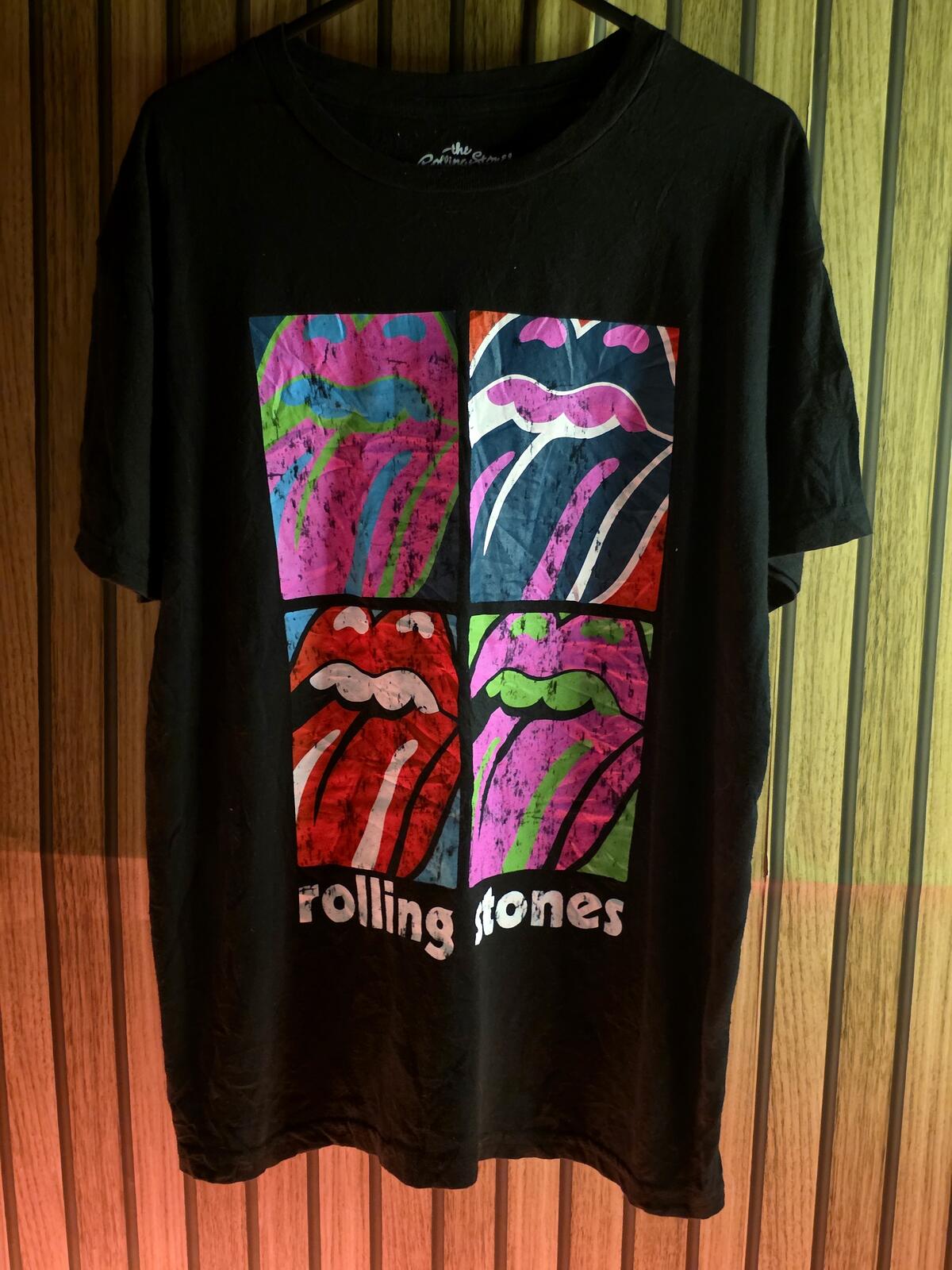 The Rolling Stones Graphic T-Shirt Colourful Lips Print Black Large