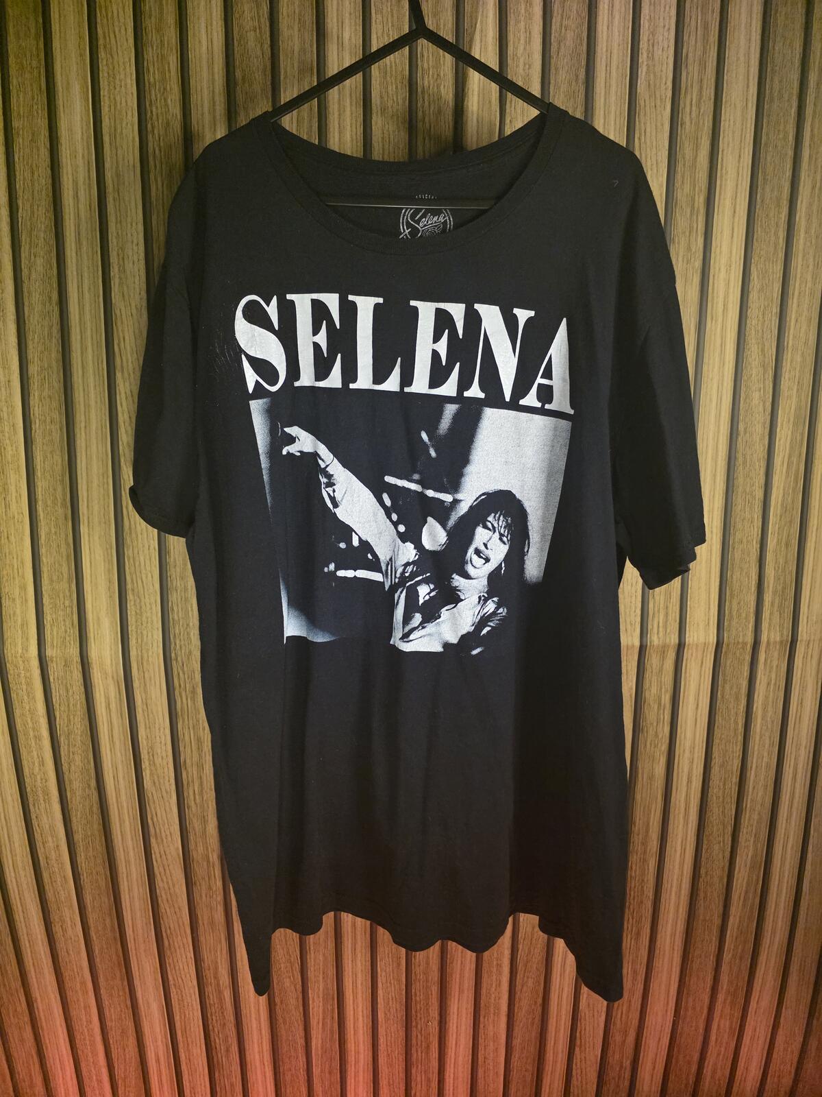 Selena Official Merchandise Black Graphic T-Shirt XL