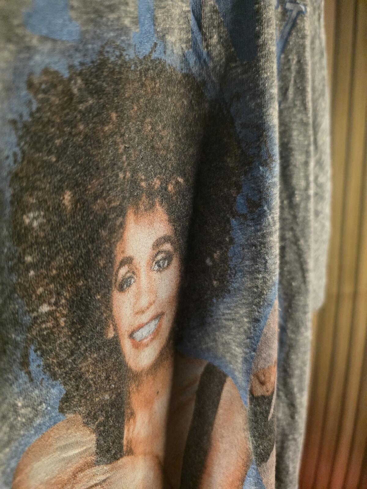 Whitney Houston Graphic T-Shirt Grey Large