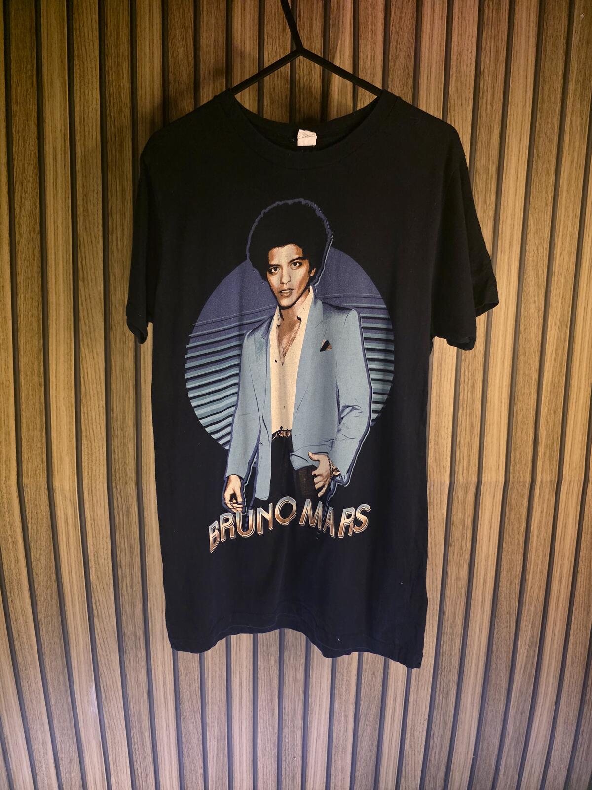 Bruno Mars Moonshine Jungle Tour 2013 Graphic T-Shirt Black Small