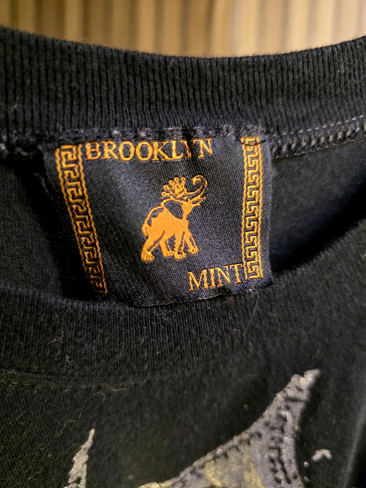 Brooklyn Mint Men's T-shirt Crown Graphic Black Size Medium