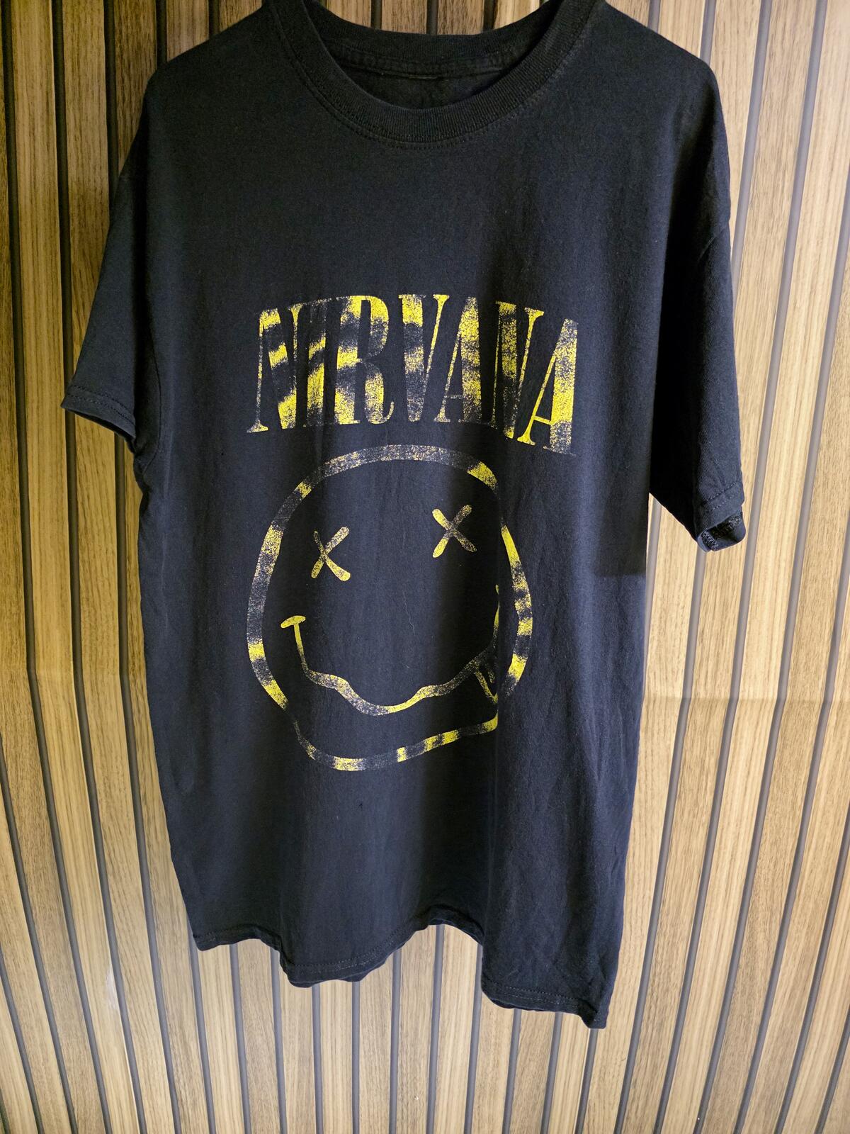 Nirvana Black Smiley Face Logo T-Shirt Medium