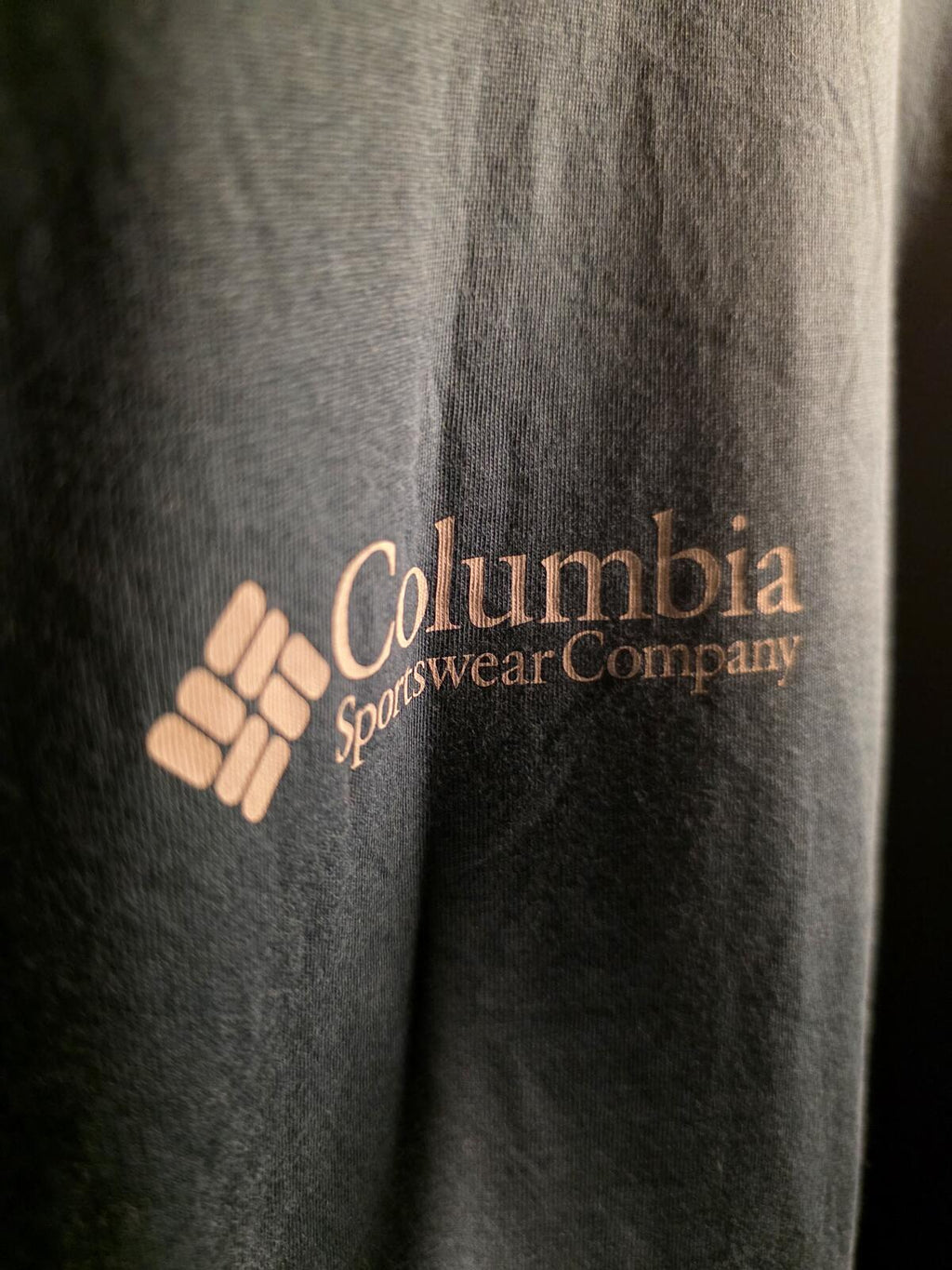 Columbia Sportswear Company Black T-shirt Size L