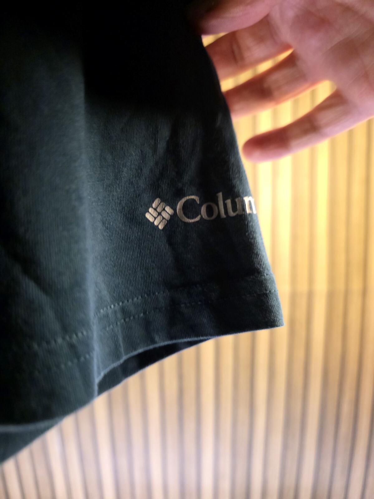 Columbia Sportswear Company Black T-shirt Size L