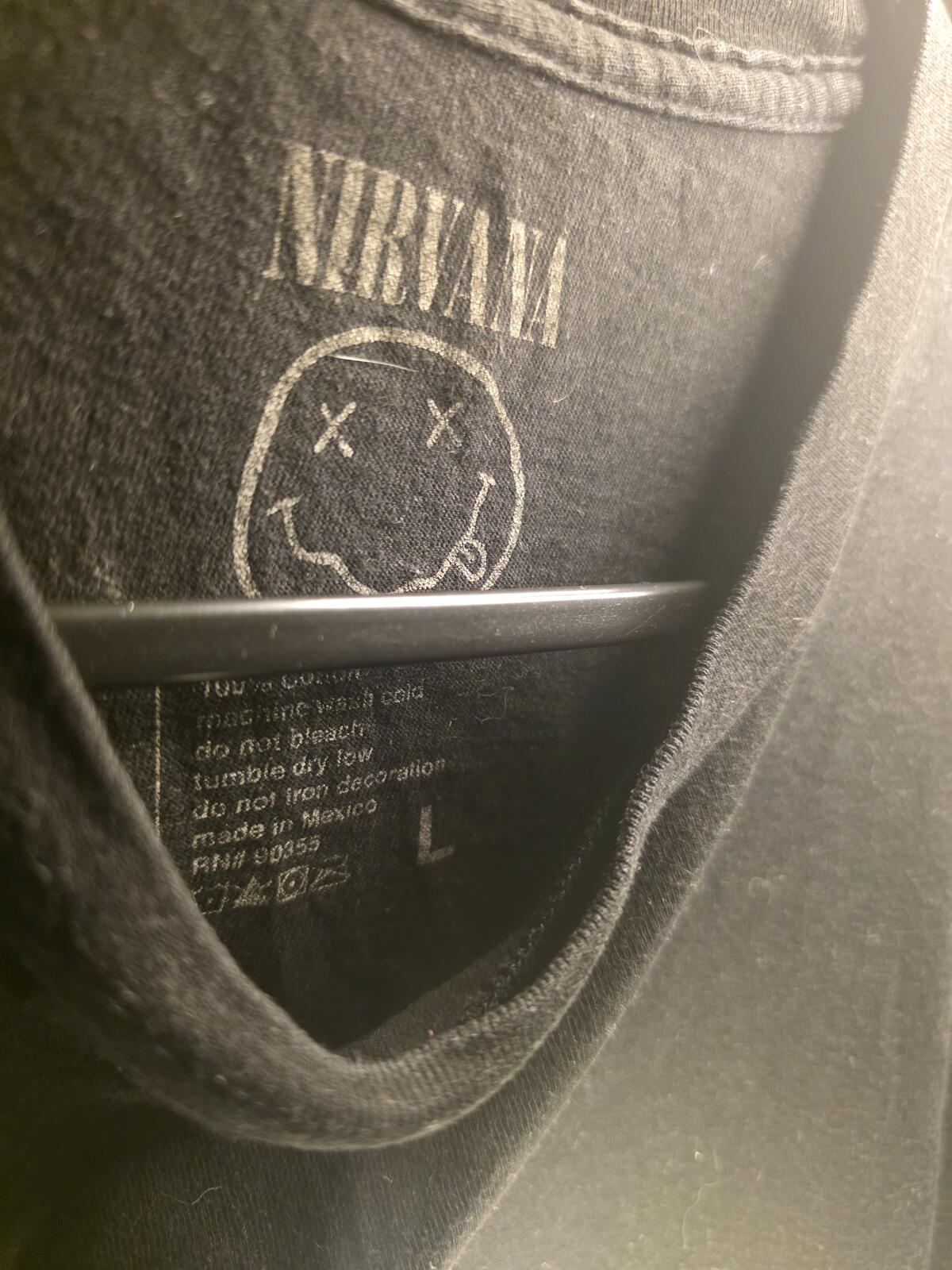 Nirvana Band T-Shirt Yellow Graphic Black Large