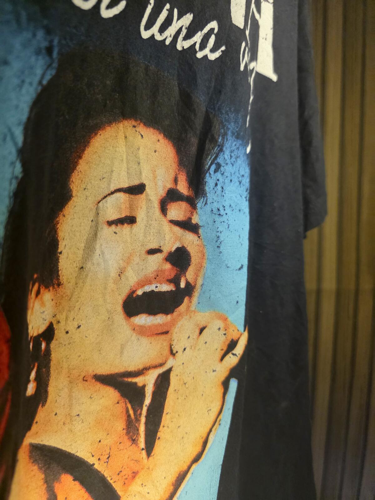 Selena Si Una Vez Graphic T-Shirt Black Medium
