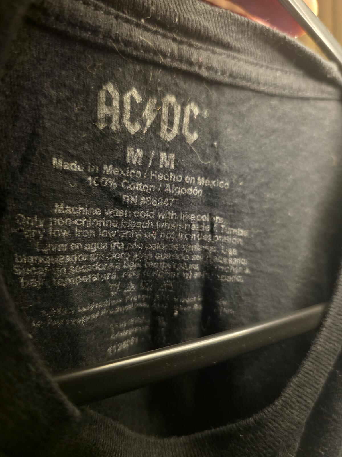 AC/DC Back In Black World Tour 1980-1981 Black T-Shirt Medium