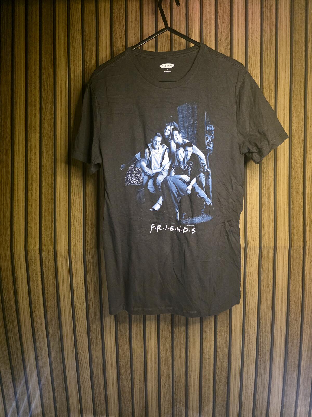 Old Navy Friends TV Show Graphic T-Shirt Black Small