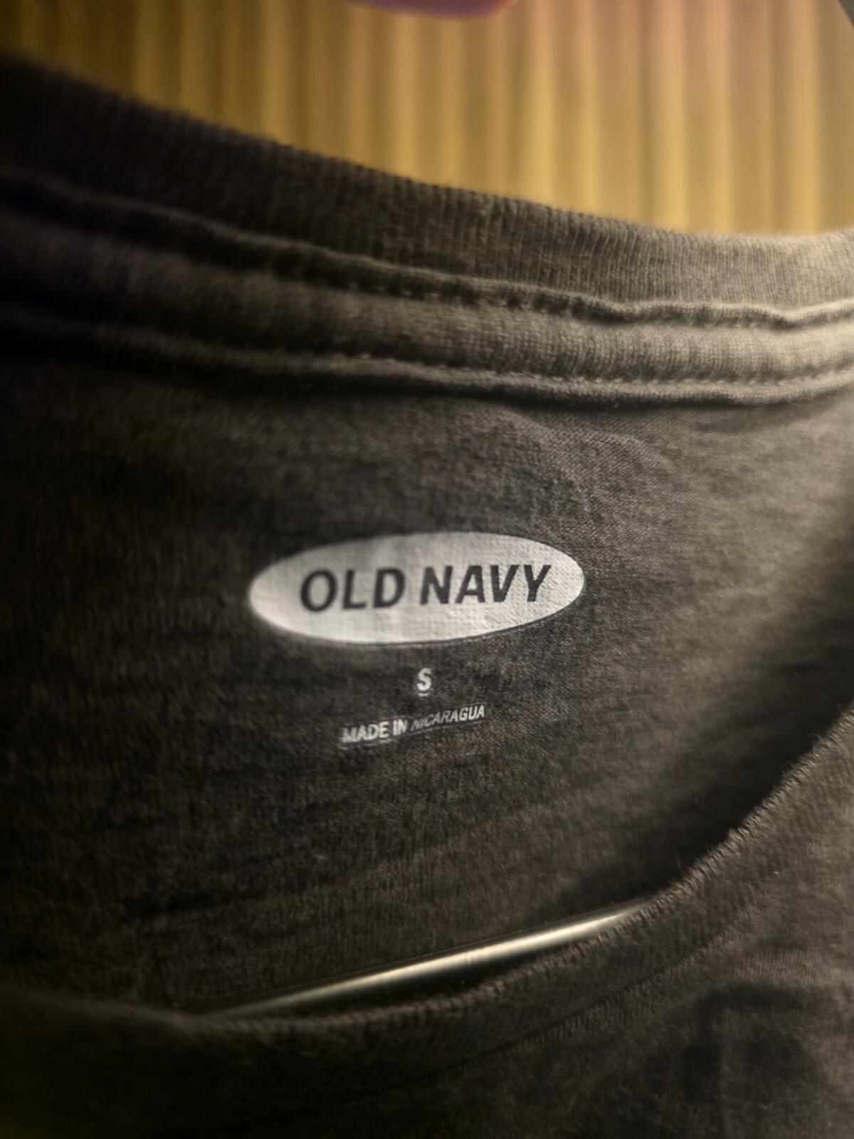 Old Navy Friends TV Show Graphic T-Shirt Black Small