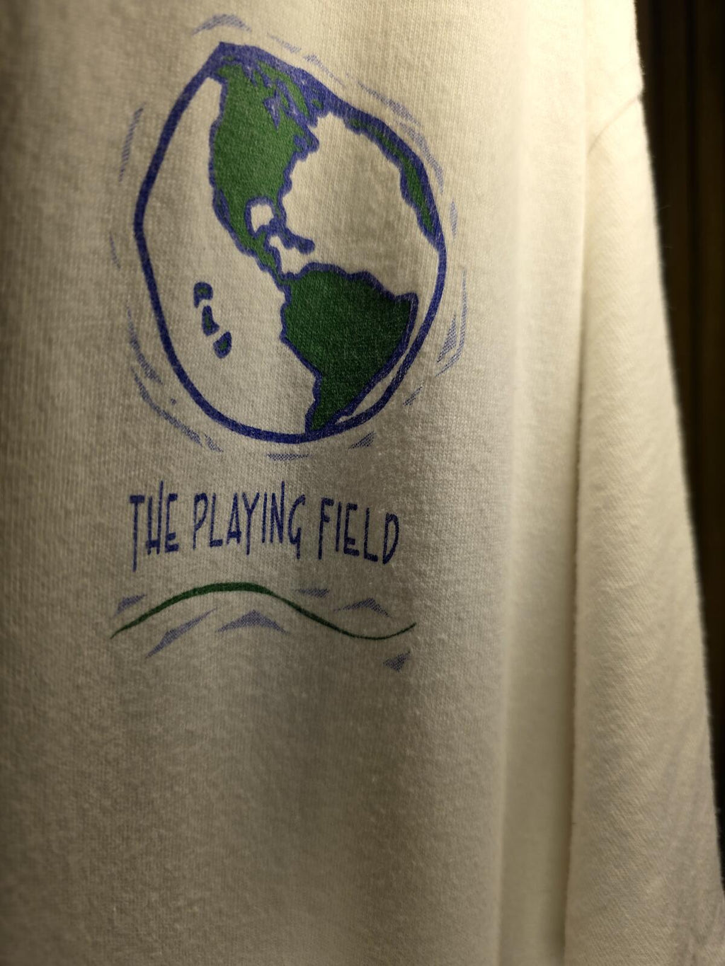 Vintage 90s The Playing Field White Graphic T-Shirt Earth Print Size XL