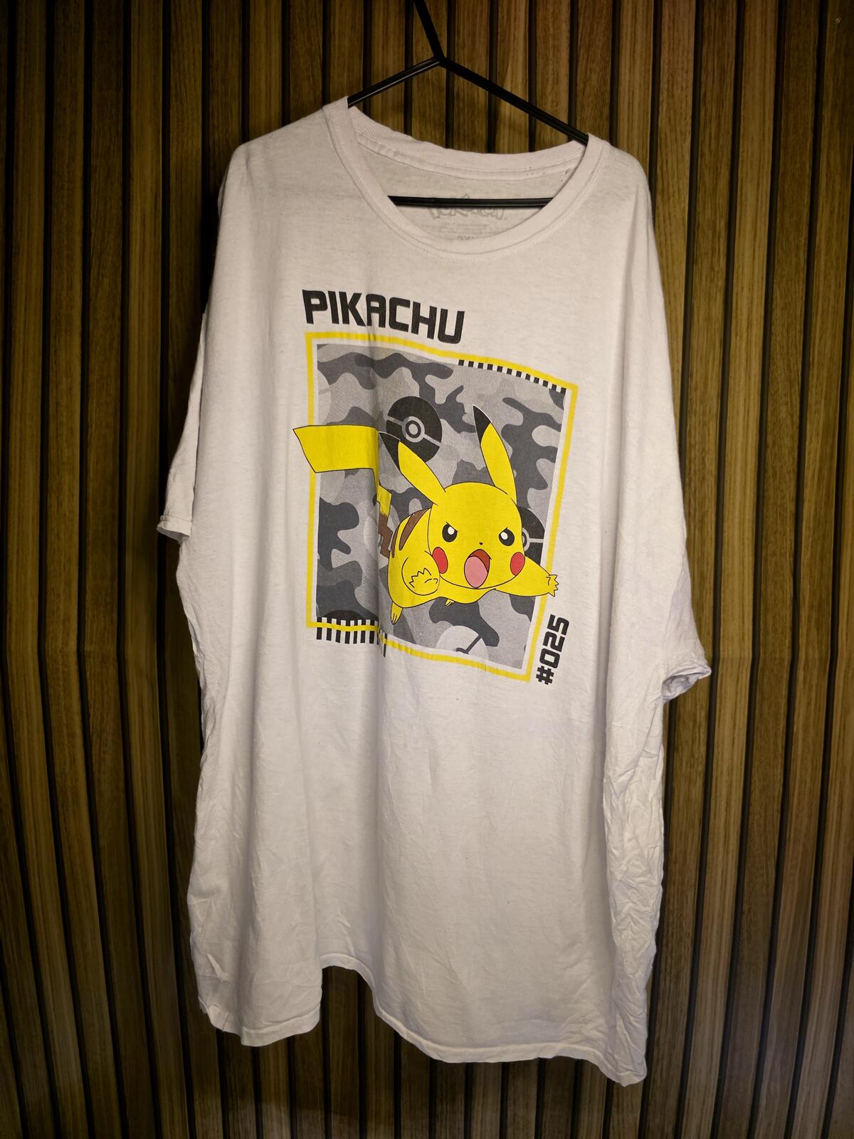 Pikachu Graphic T-Shirt White Size XXL Casual