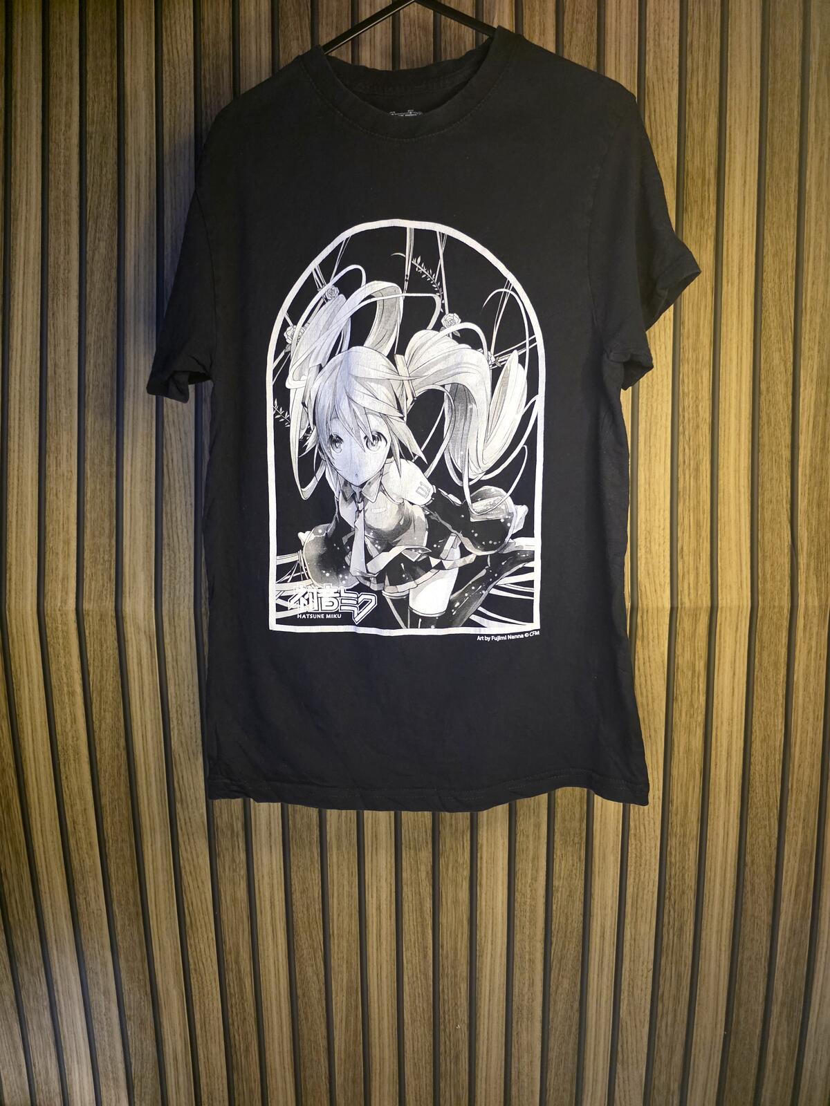 Fujimi Nanna Graphic Anime Black T-Shirt Size Small