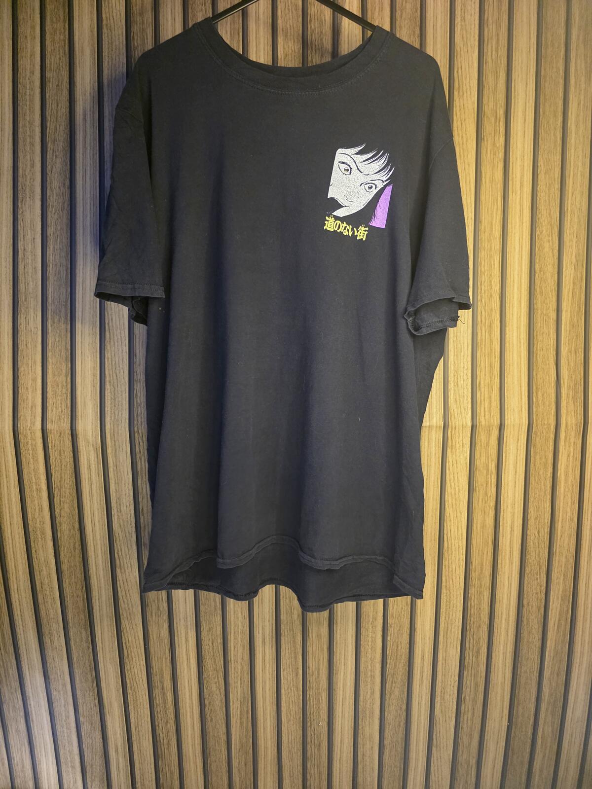 Black Graphic Anime Face T-Shirt with Japanese Text Size M