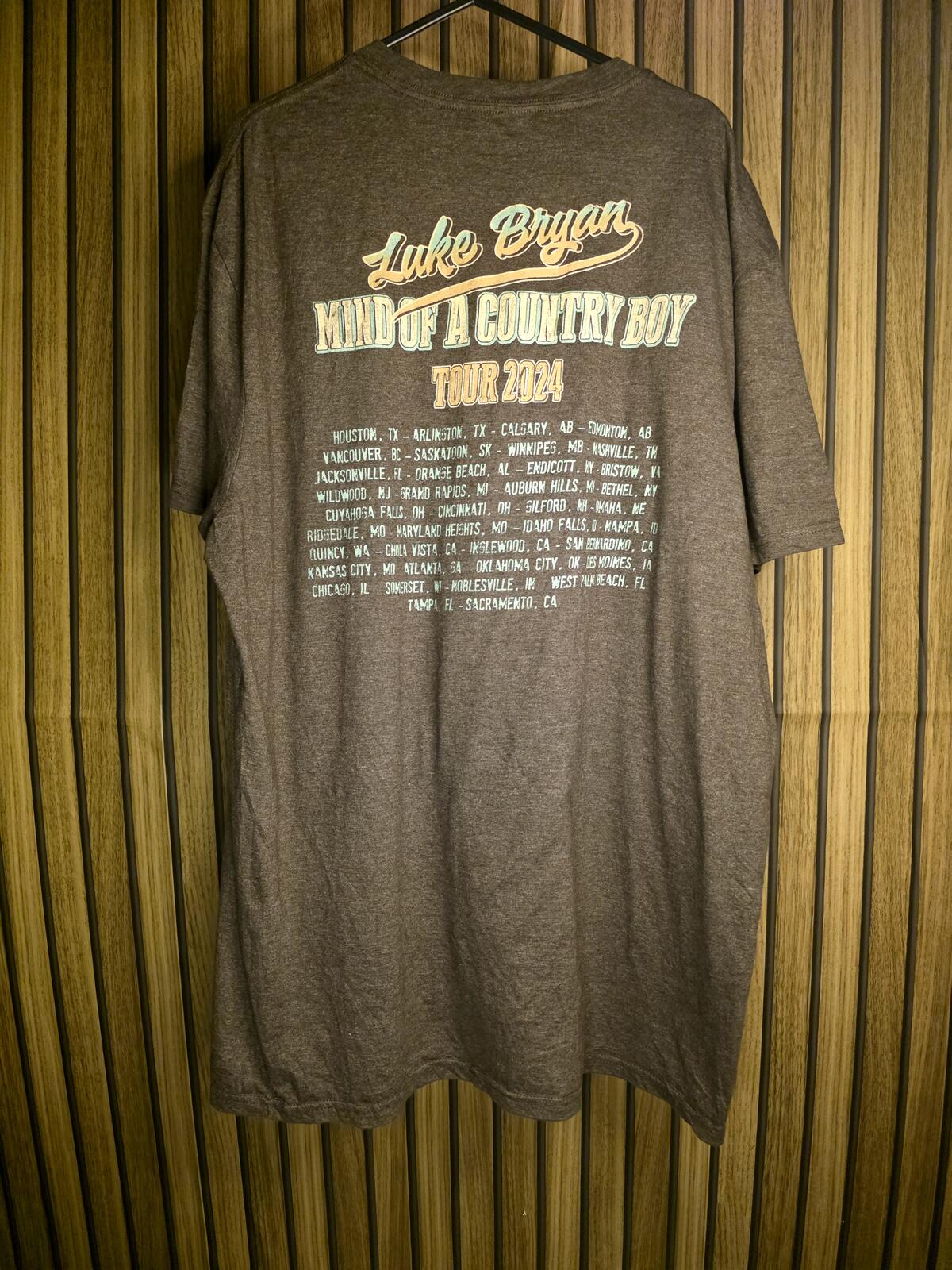Luke Bryan Mind of a Country Boy Tour 2024 Brown XL T-shirt