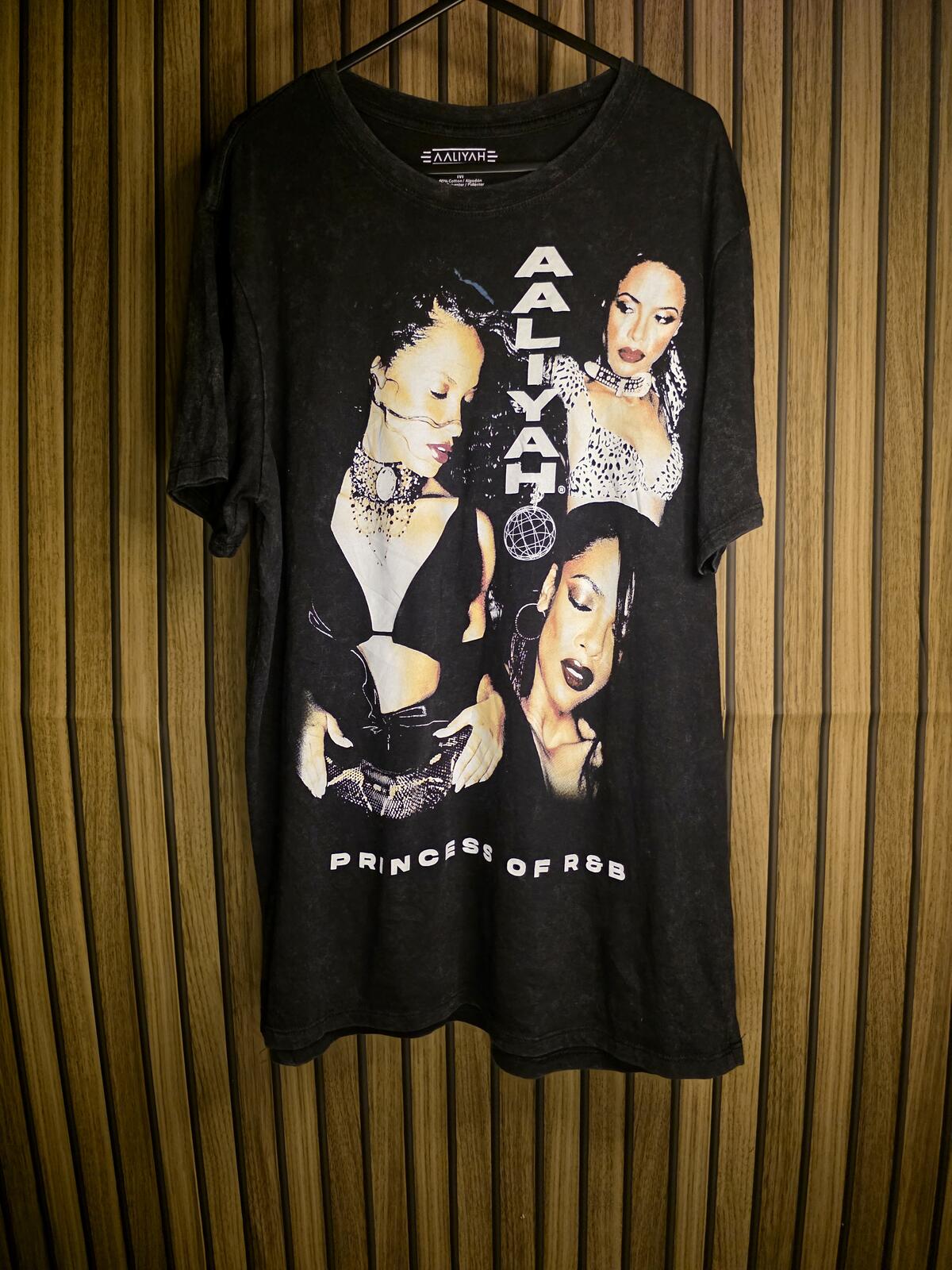 Aaliyah Greatest Hits Black Graphic T-Shirt Size M