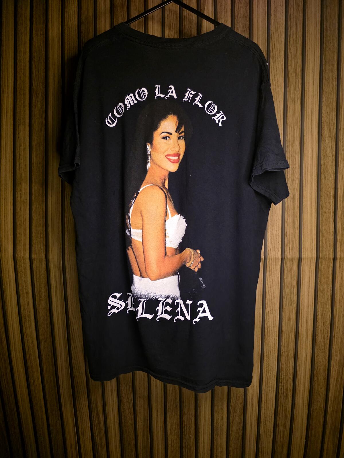Selena Como La Flor Black Graphic T-Shirt Size S