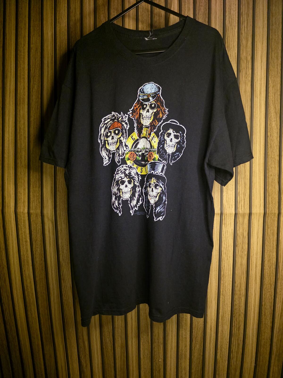 Guns N' Roses T-Shirt Skull Graphic Black Medium Vintage 2000's