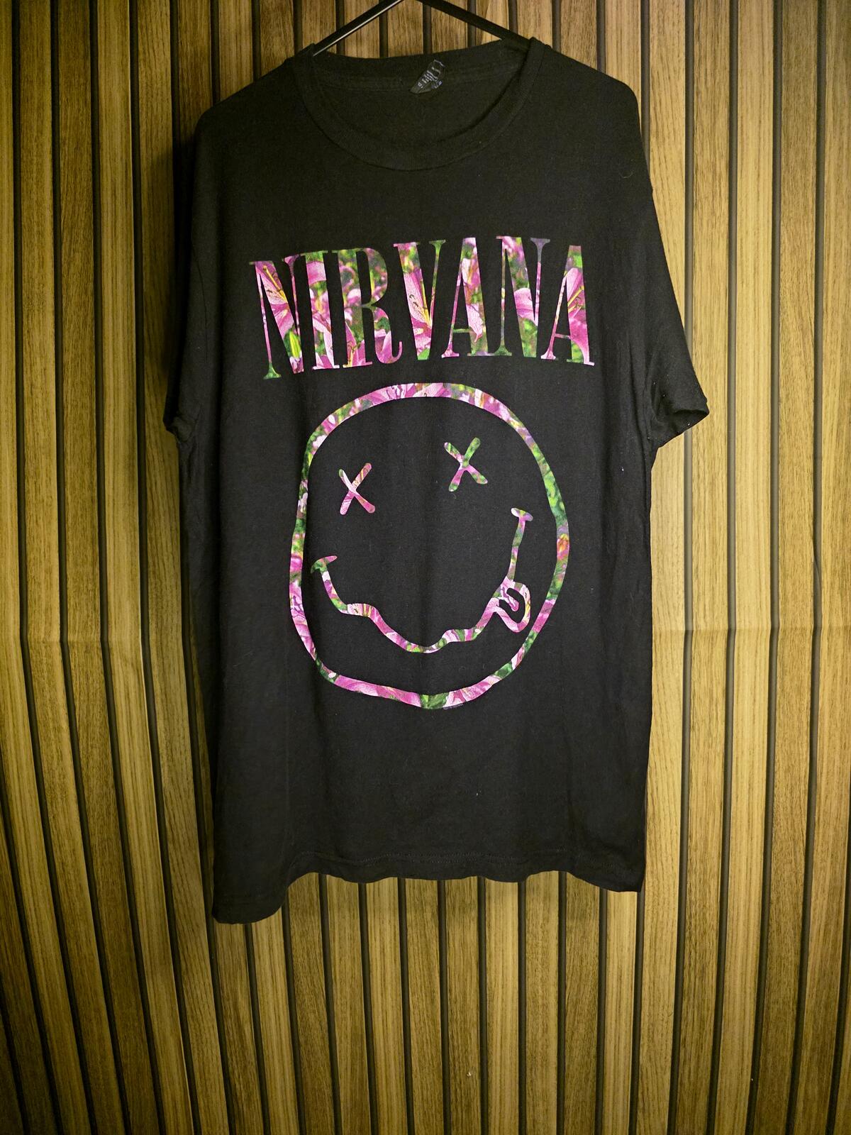 Nirvana Black Floral Logo T-Shirt Medium