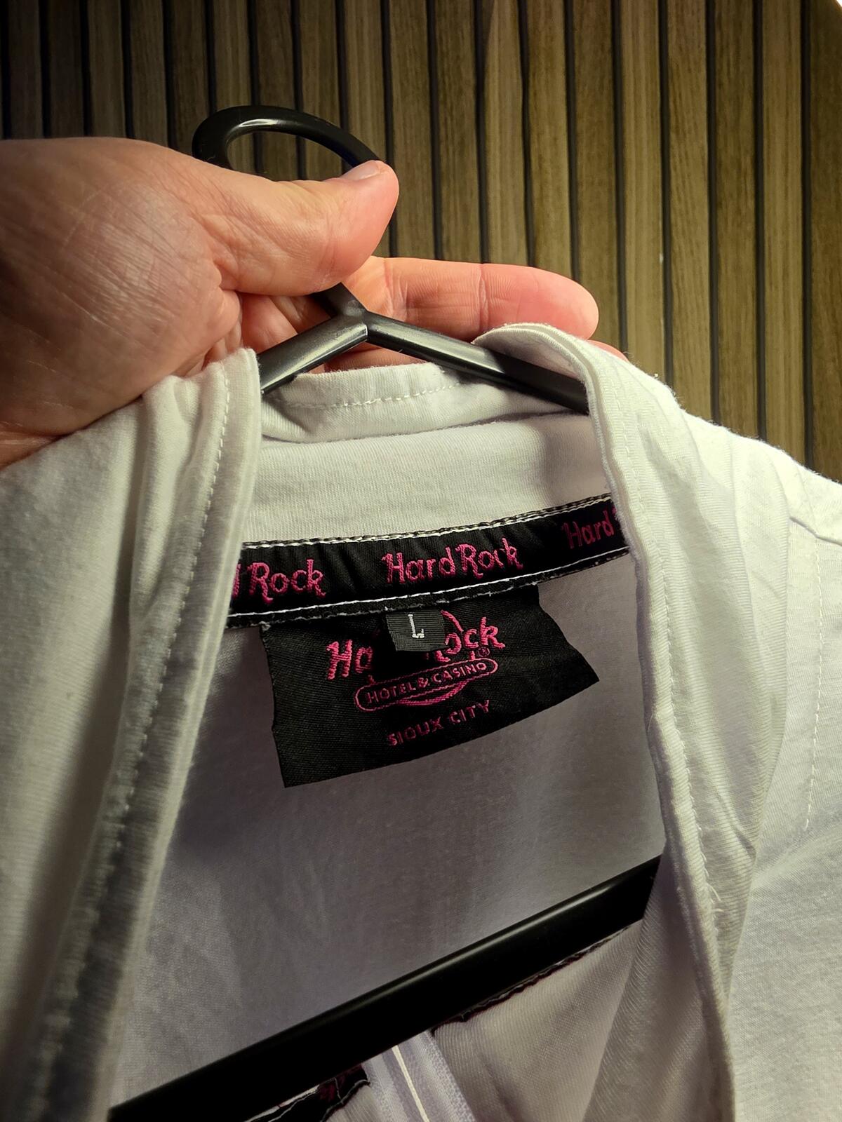 Hard Rock Hotel & Casino Sioux City White Long Sleeve Pullover Size L