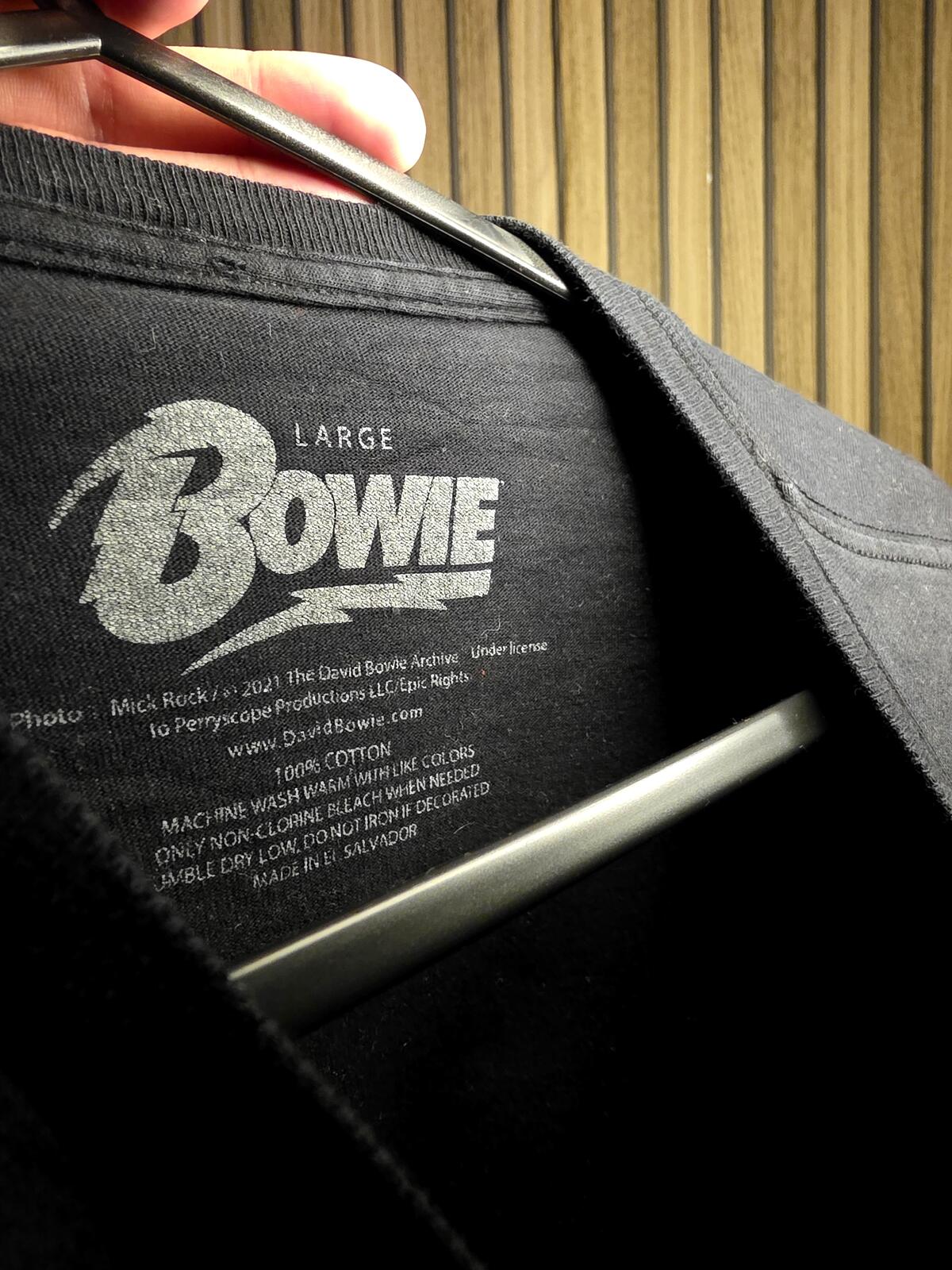 Bowie Graphic T-shirt Red and Black Large