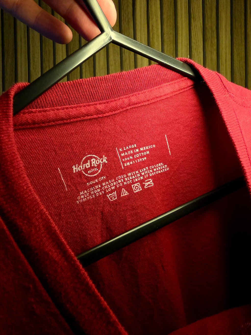 Hard Rock Hotel Sioux City Red T-Shirt XL