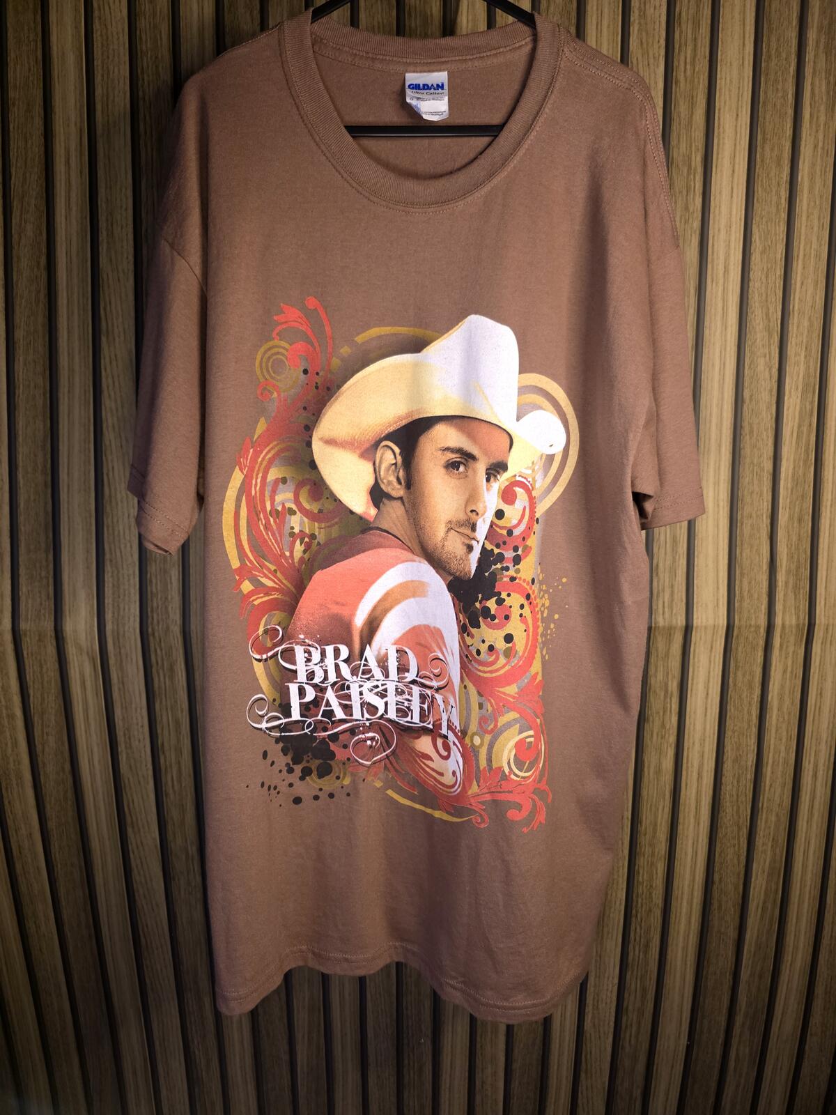 Brad Paisley Graphic T-Shirt Brown Large Cotton