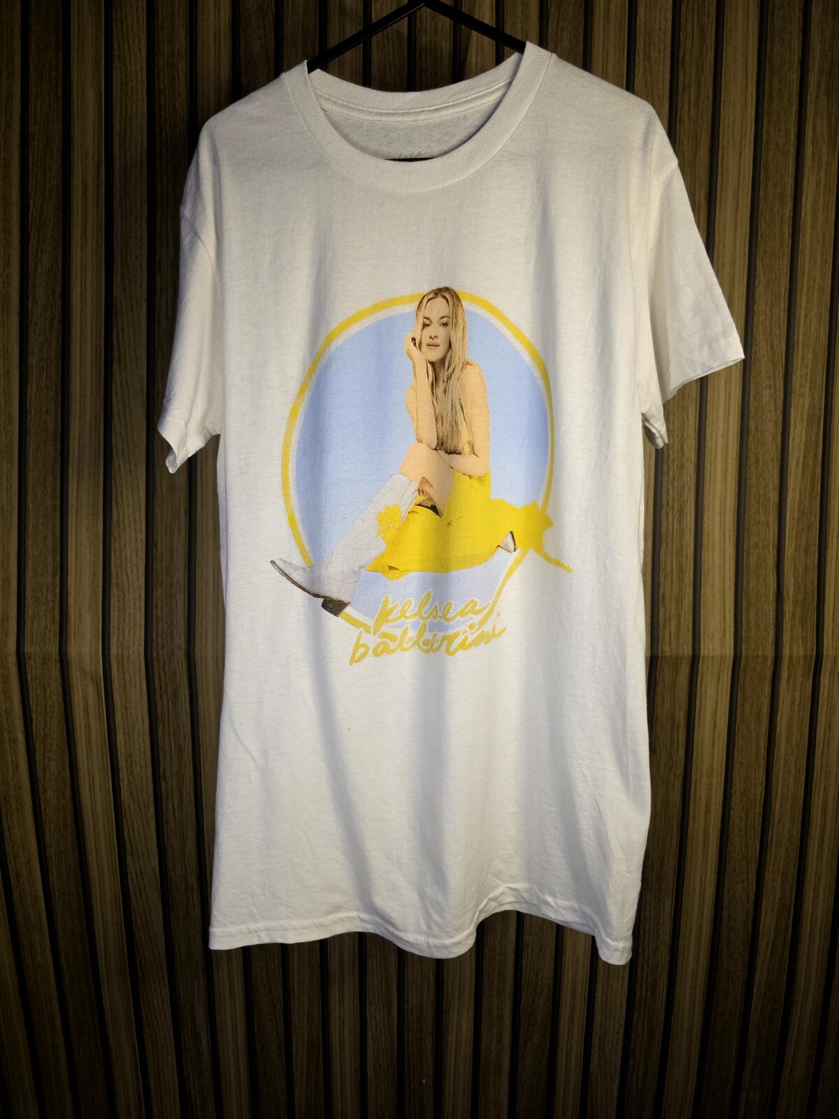 Kelsea Ballerini Women's Oversized White Graphic T-Shirt Small