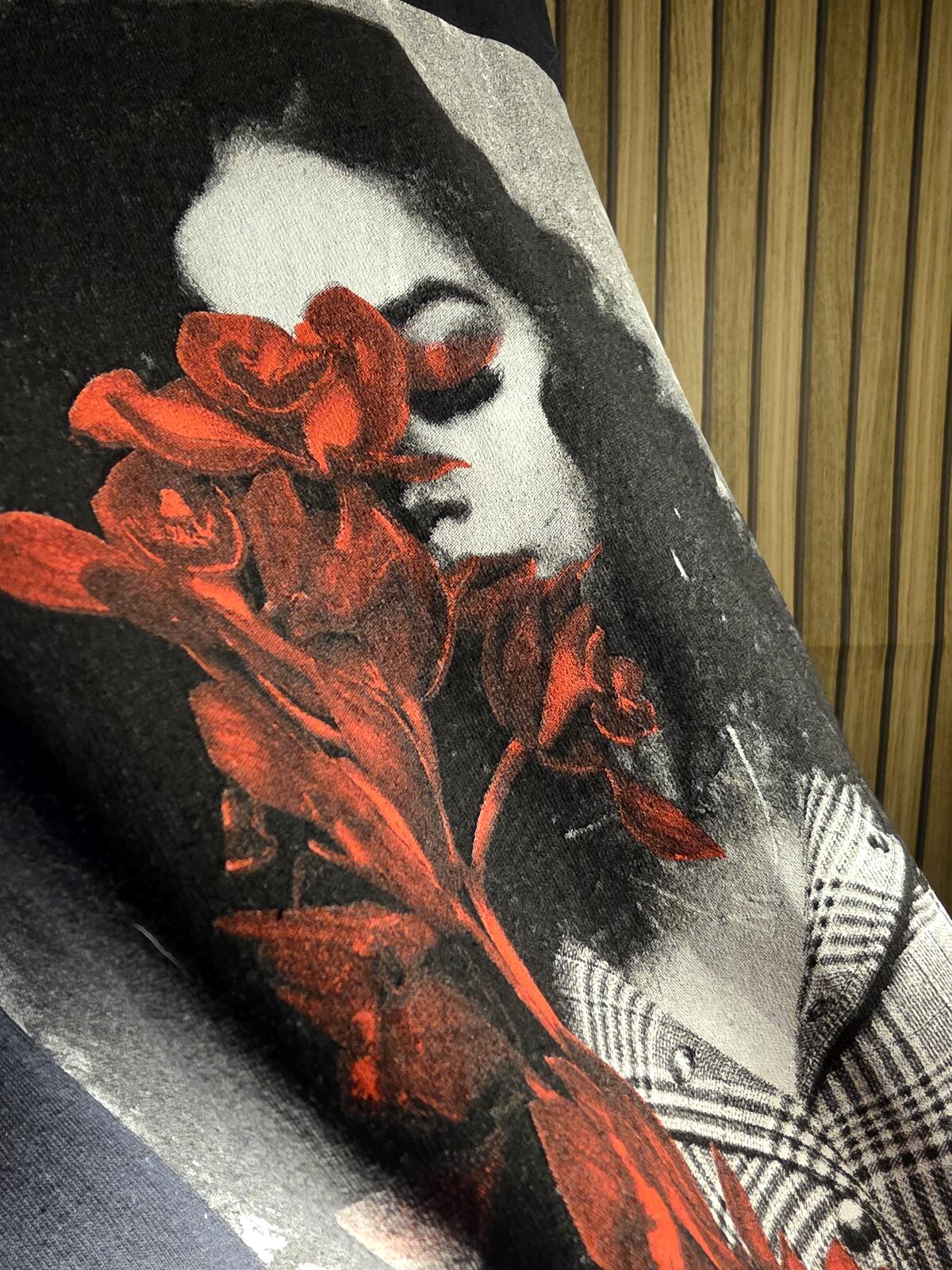 H.E.R. Graphic Black T-shirt XL