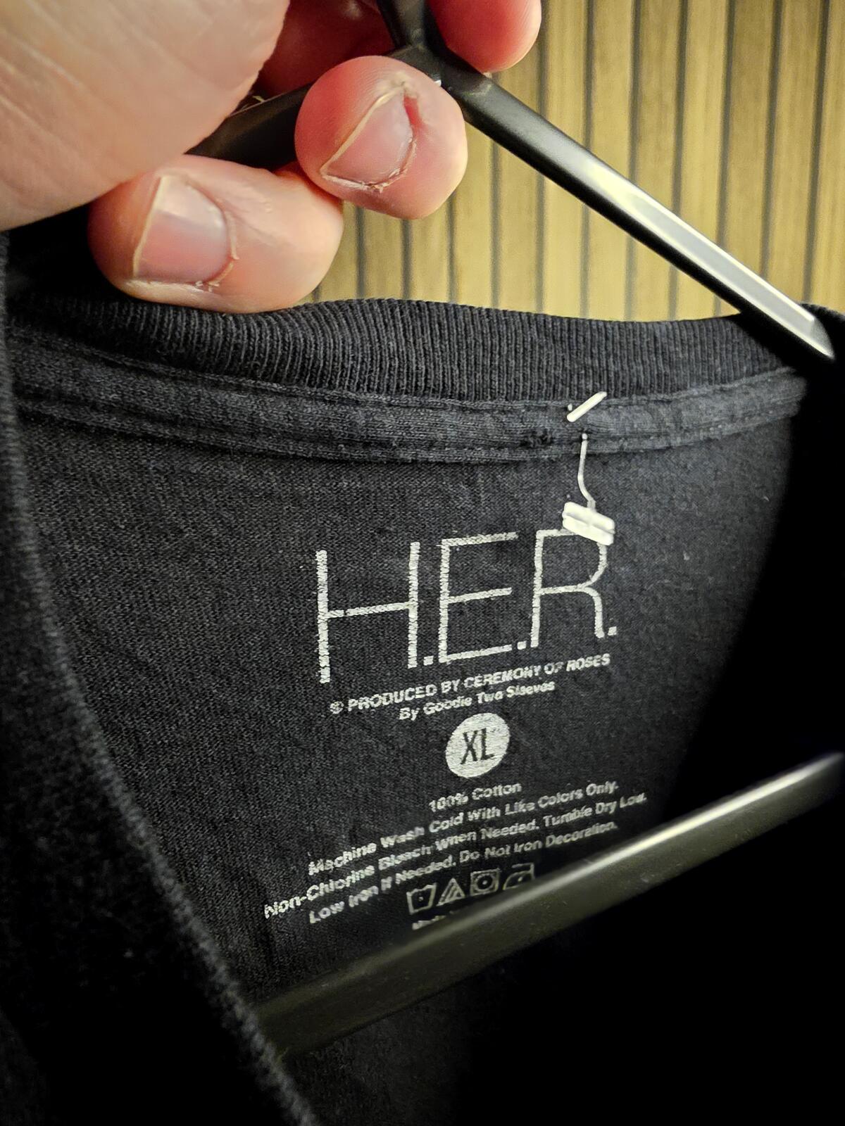 H.E.R. Graphic Black T-shirt XL