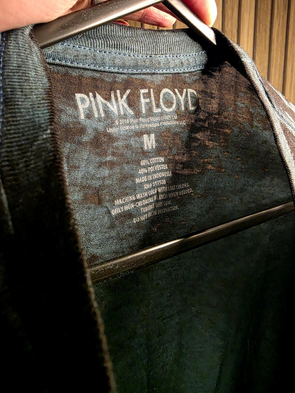 Pink Floyd The Dark Side of the Moon Graphic T-shirt Blue Medium