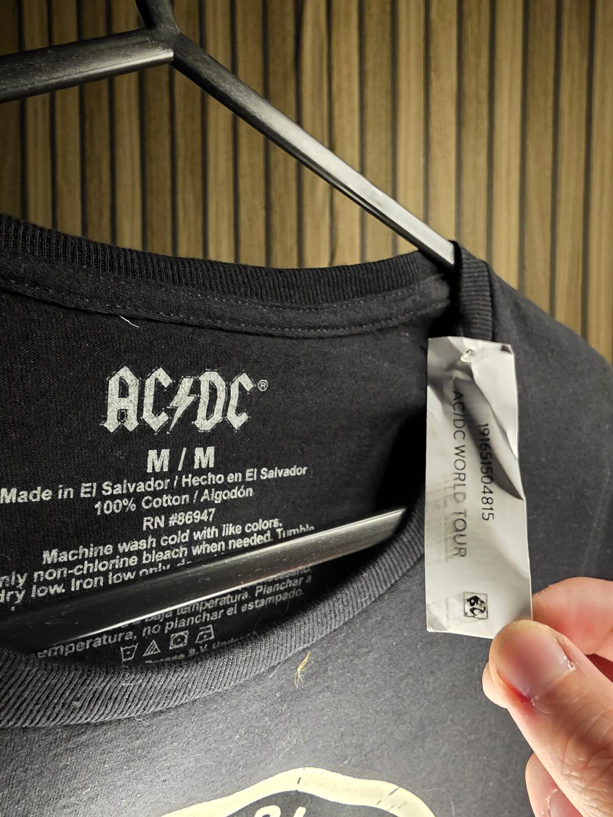 AC/DC Back in Black World Tour 1980-1981 Black T-Shirt Size M