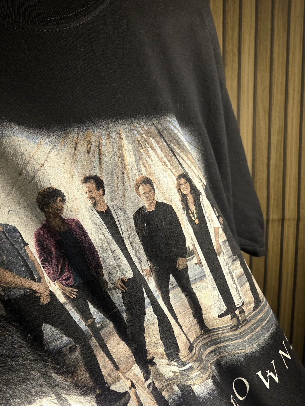 Gildan Cashing Crowns Band Graphic T-Shirt Black Medium