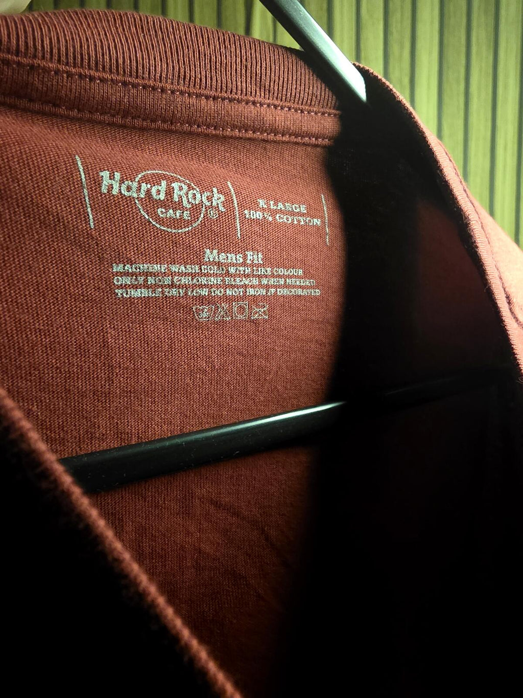 Hard Rock Cafe Bali Men's T-Shirt Rust Red XL Cotton