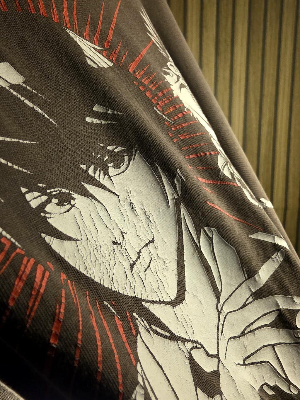 Anime Graphic T-shirt Brown Size L Cracked Print